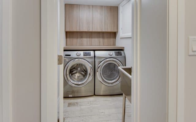 Contemporary Laundry Cabinets